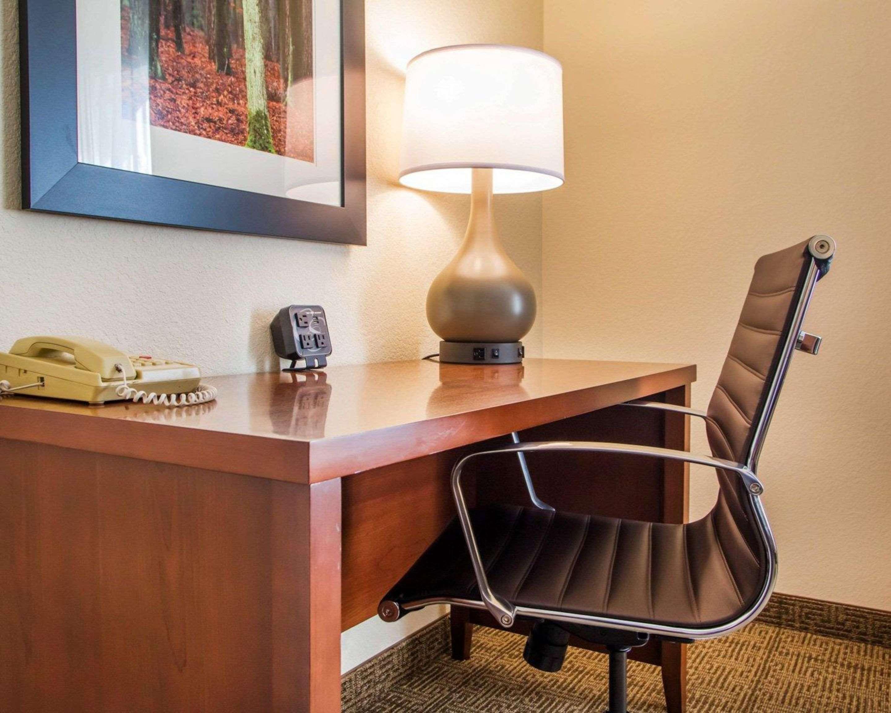 Comfort Suites Columbus West - Hilliard Екстериор снимка