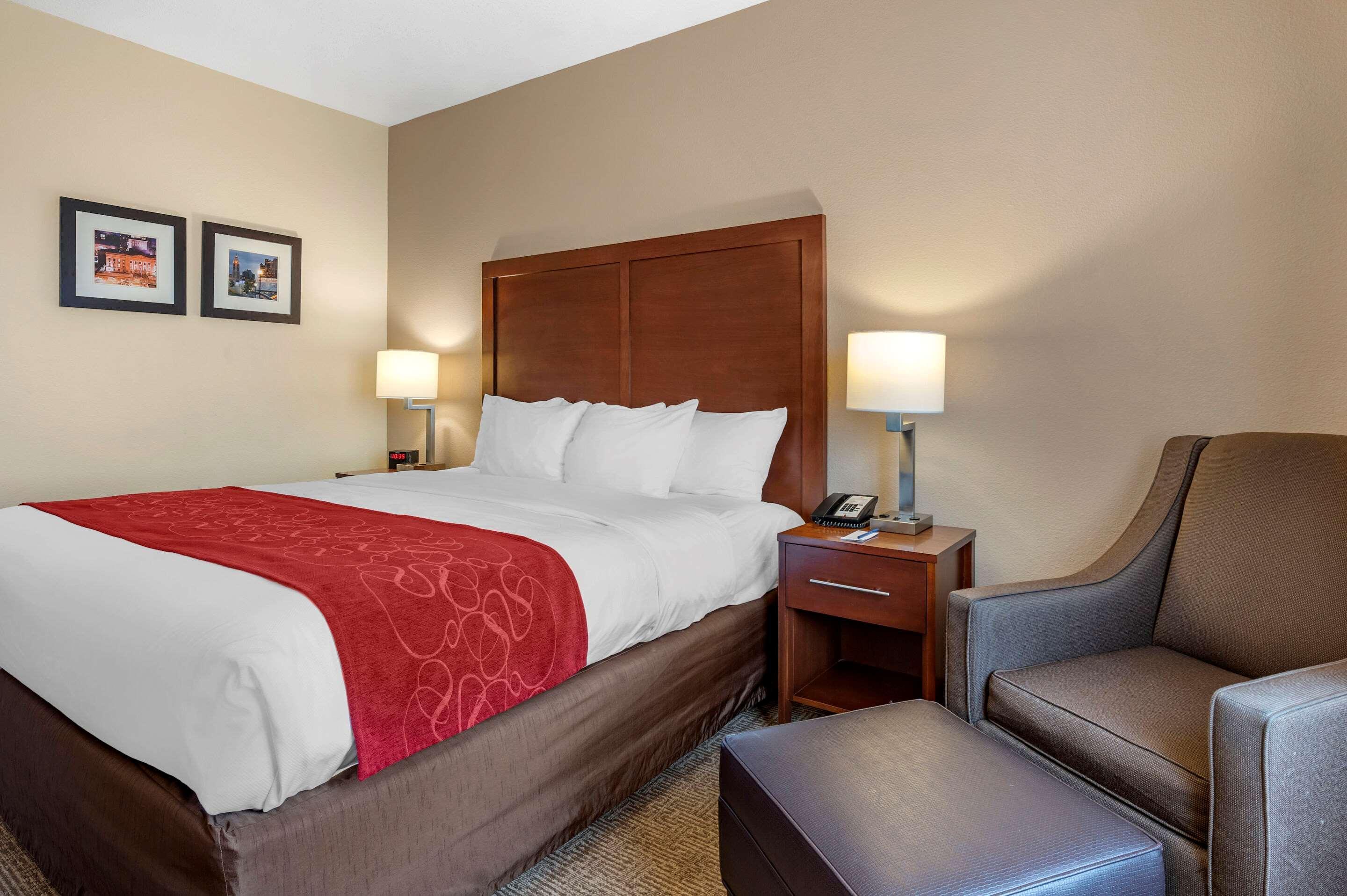 Comfort Suites Columbus West - Hilliard Екстериор снимка