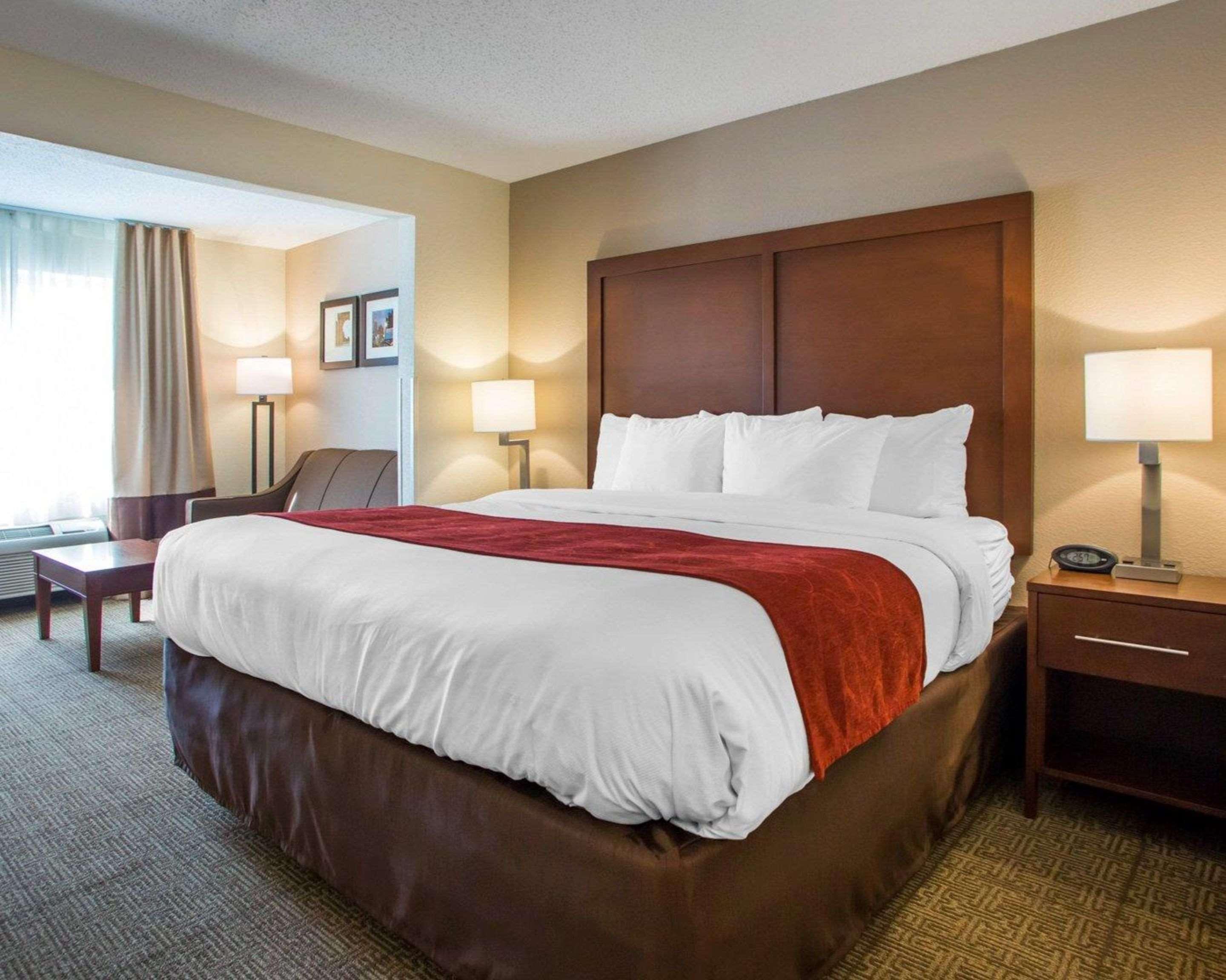 Comfort Suites Columbus West - Hilliard Екстериор снимка