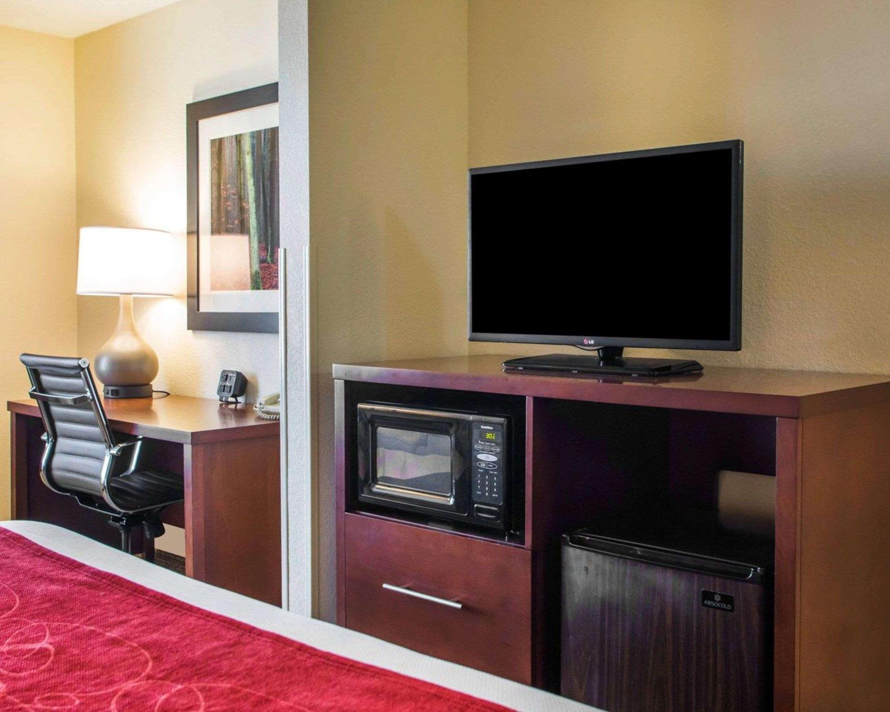 Comfort Suites Columbus West - Hilliard Екстериор снимка