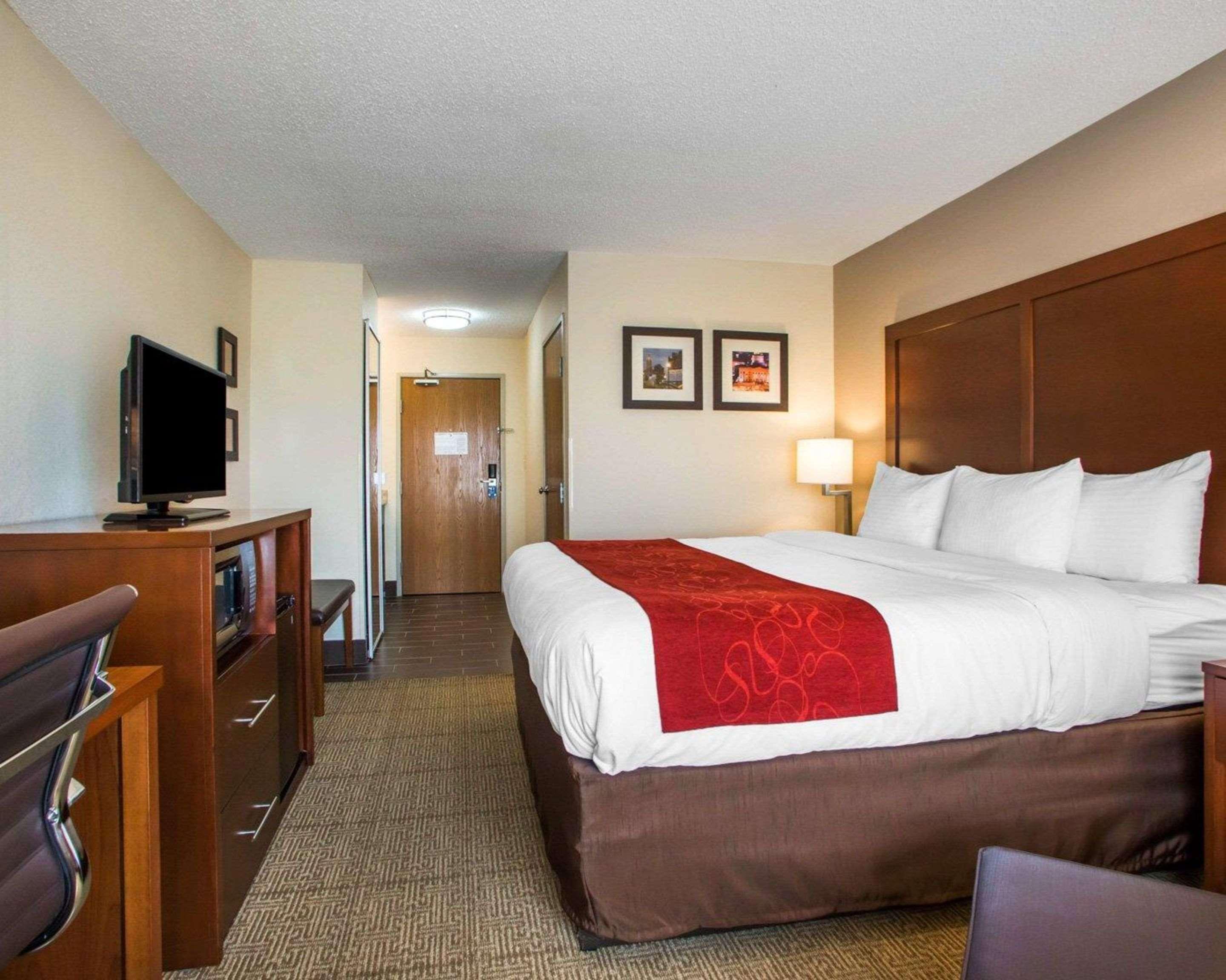 Comfort Suites Columbus West - Hilliard Екстериор снимка