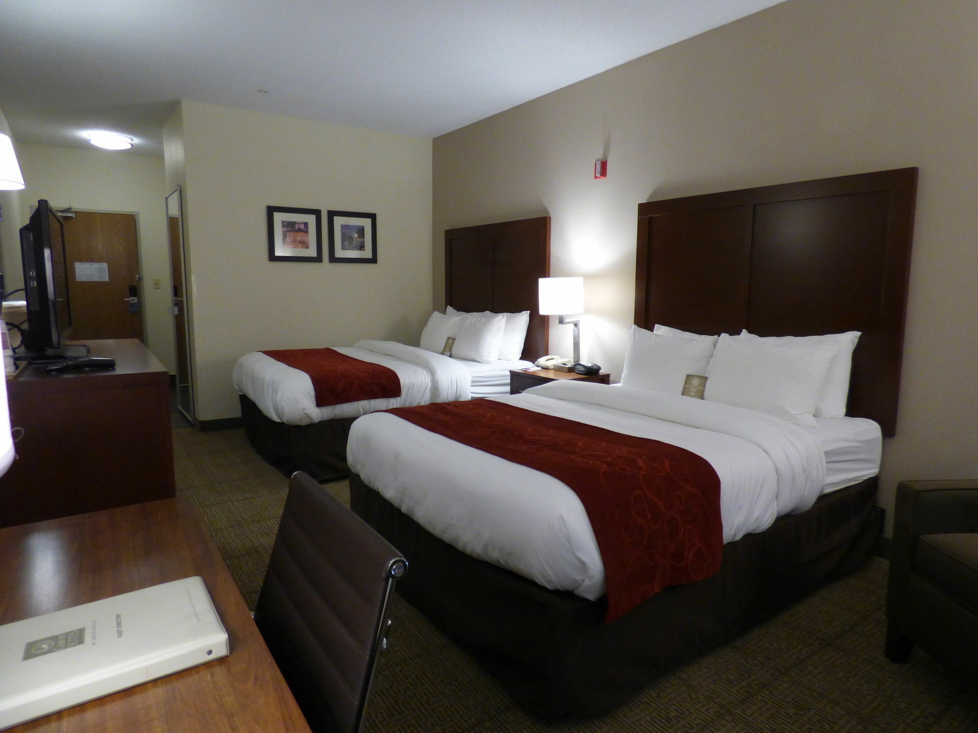 Comfort Suites Columbus West - Hilliard Екстериор снимка