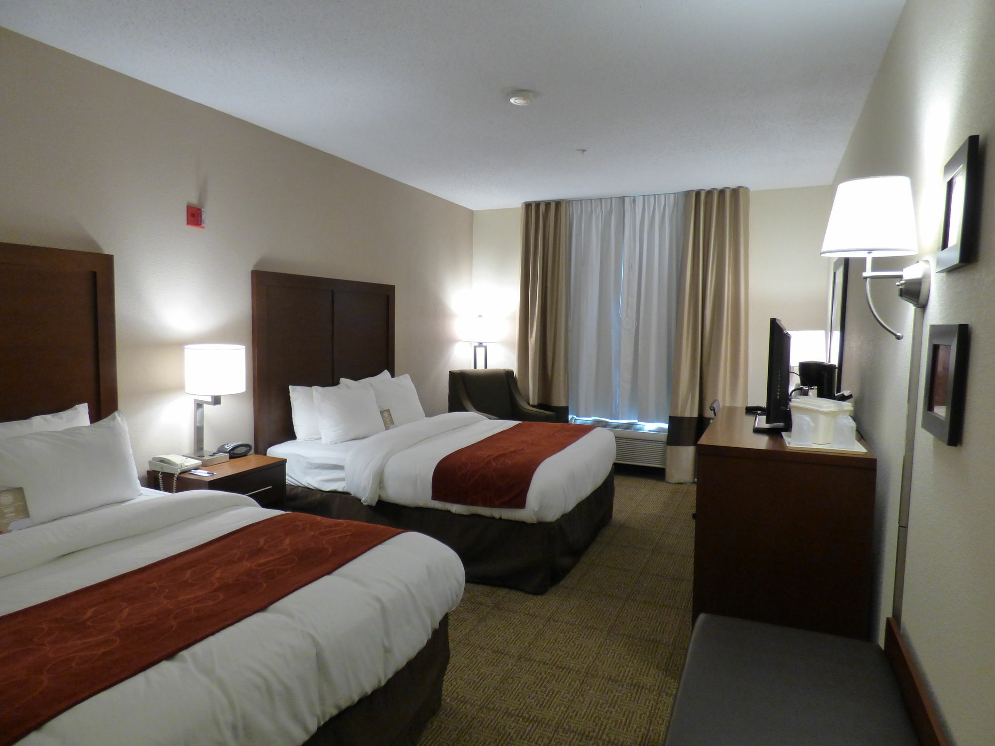 Comfort Suites Columbus West - Hilliard Екстериор снимка