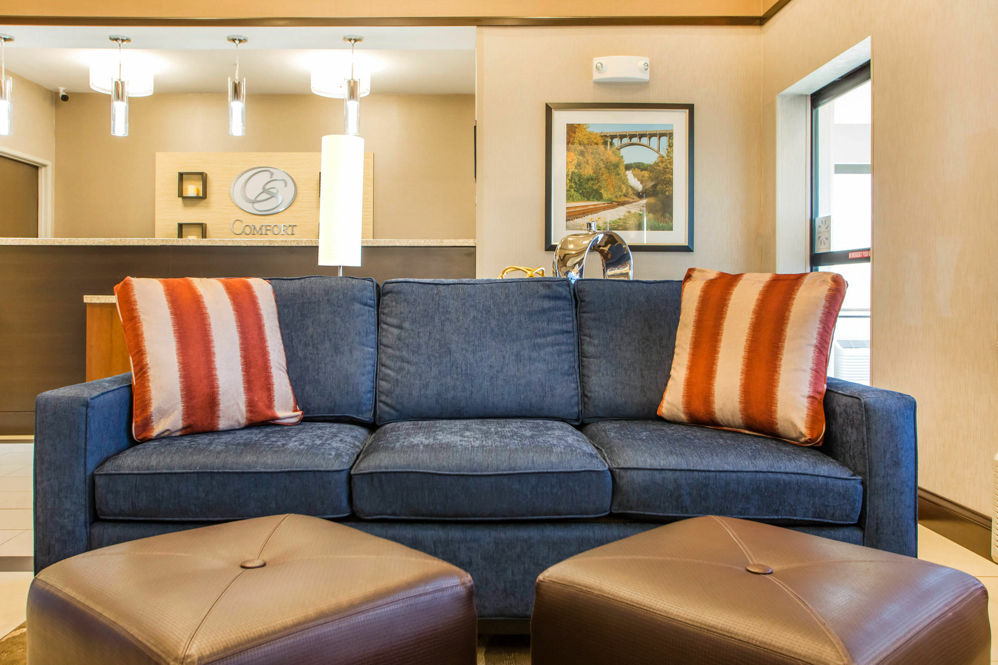 Comfort Suites Columbus West - Hilliard Екстериор снимка